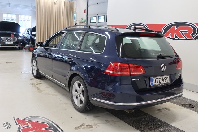 VOLKSWAGEN Passat 4