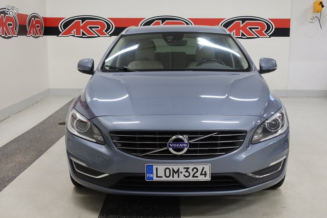 VOLVO V60 2