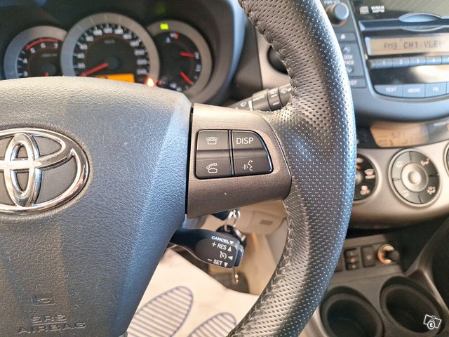 Toyota RAV4 13