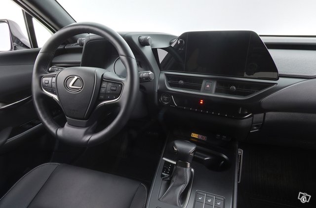 Lexus UX 11