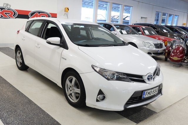 TOYOTA Auris 3