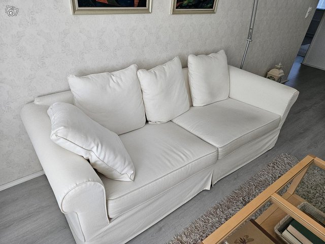 Valkoinen kankainen sohva, kuva 1