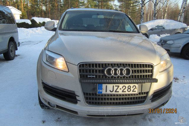 Audi Q7 7