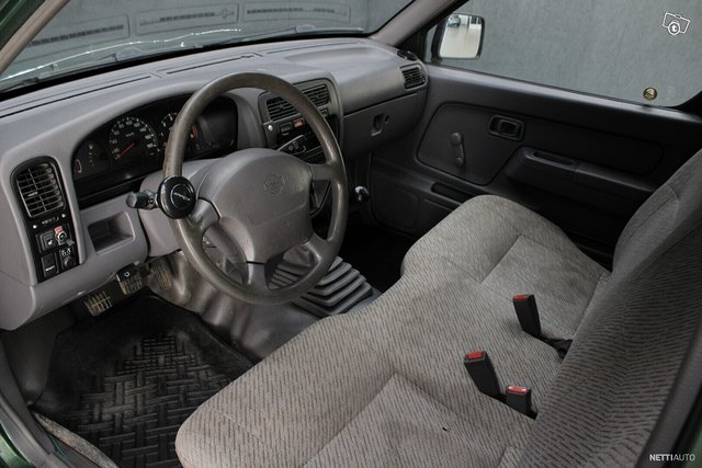 Nissan King Cab 11