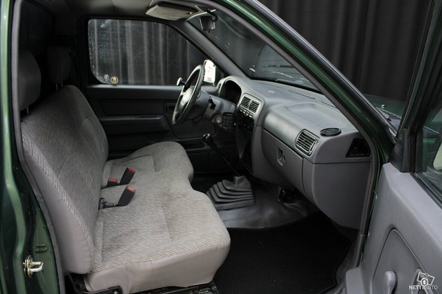Nissan King Cab 16