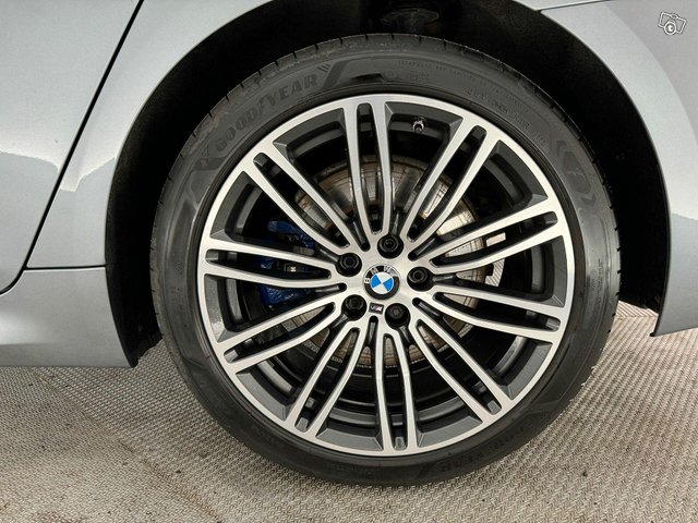 BMW 530 22