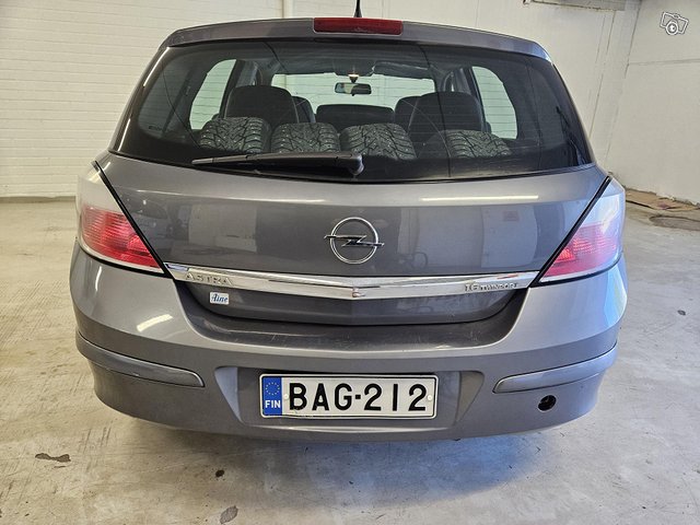 Opel Astra 12