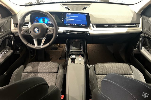 BMW IX2 10