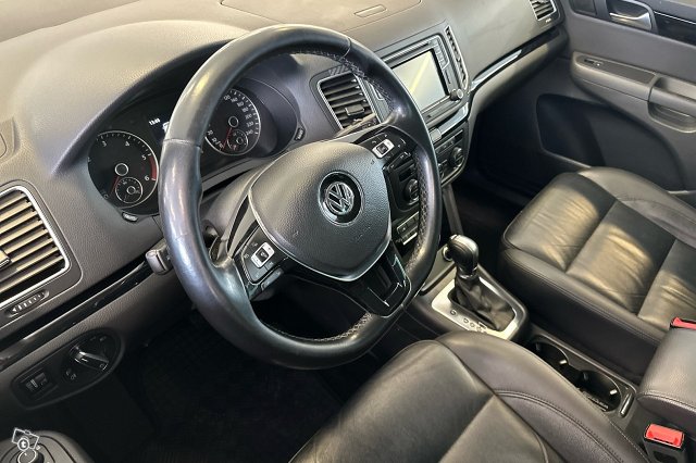 Volkswagen Sharan 9