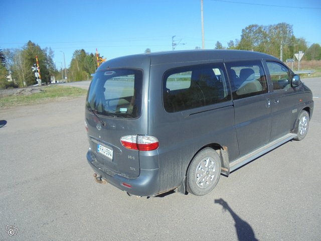 Hyundai H-1 3