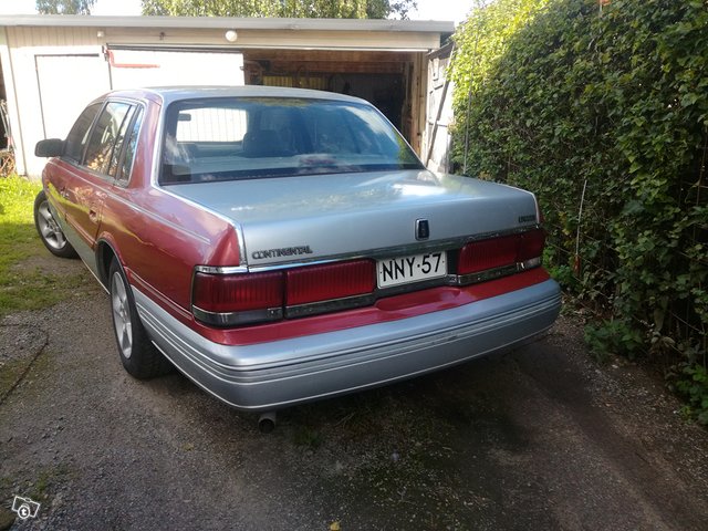 Lincoln Continental 2