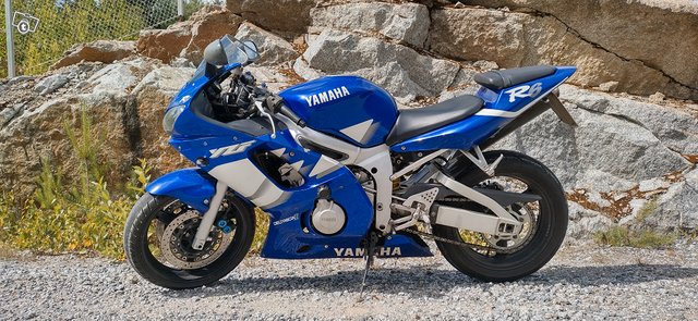 Yamaha YZF R6 1