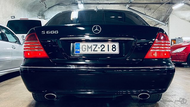 Mercedes-Benz S 12