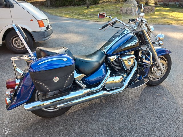 Suzuki Intruder 6