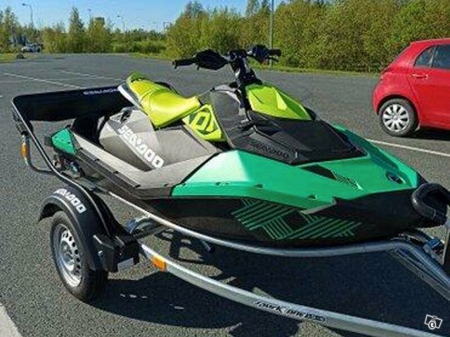 Seadoo Spark Trixx 2up, kuva 1