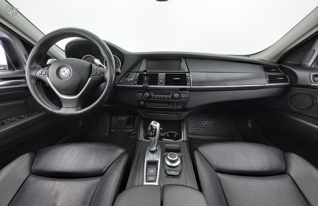 BMW X6 4