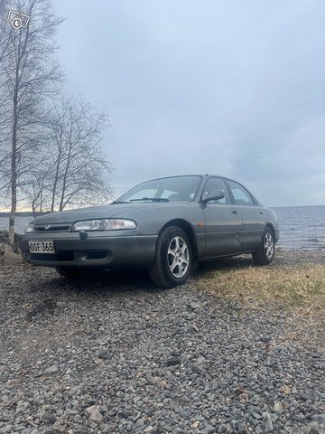 Mazda 626, kuva 1