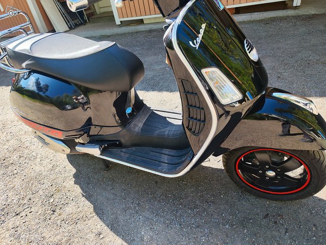 Vespa GTS 250 5