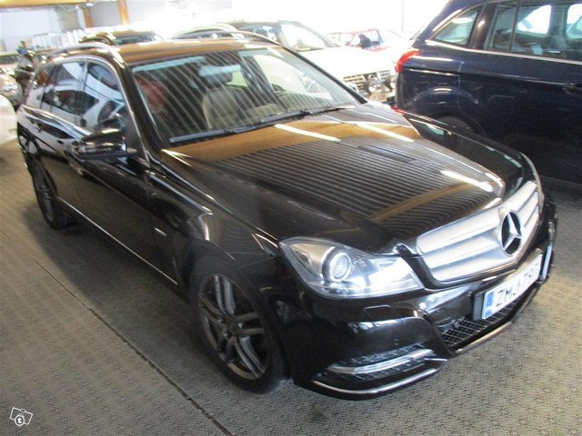 Mercedes-Benz C 8