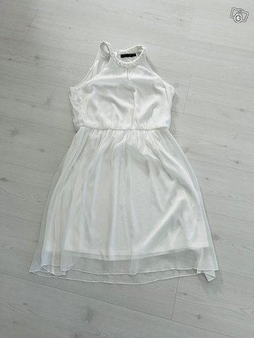 Kaunis herkkä valkoinen mekko, kuva 1