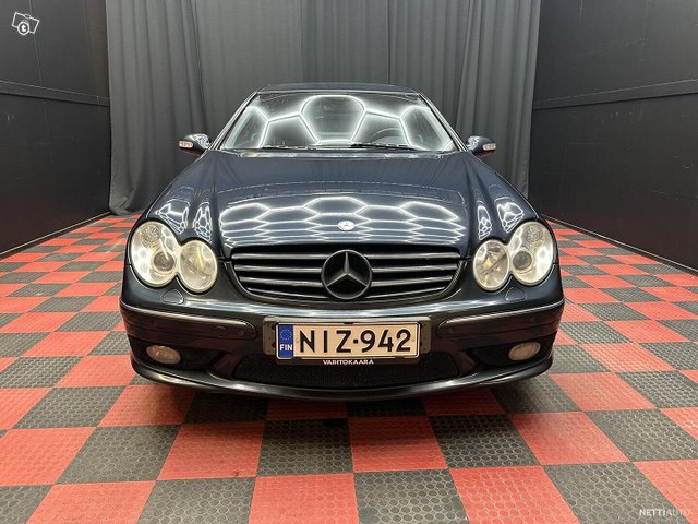 Mercedes-Benz CLK 55 AMG 2