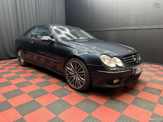 Mercedes-Benz CLK 55 AMG 3