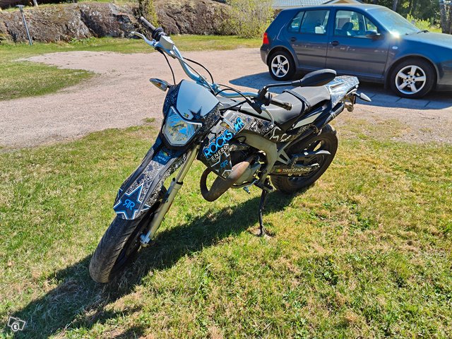 Aprilia SX 50. 3