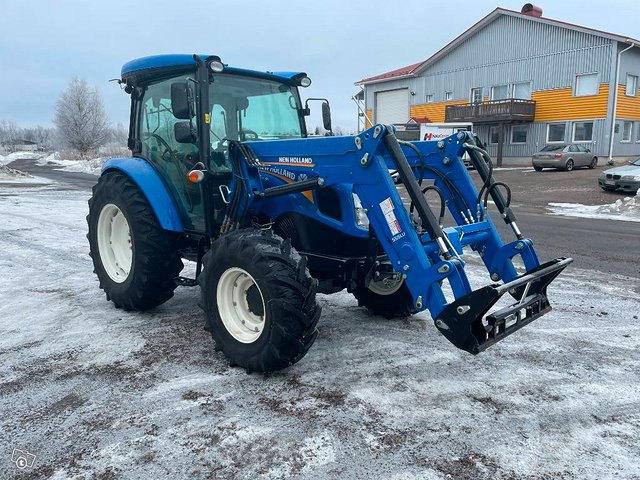 New Holland T4.75s 4