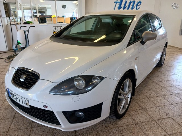 SEAT LEON