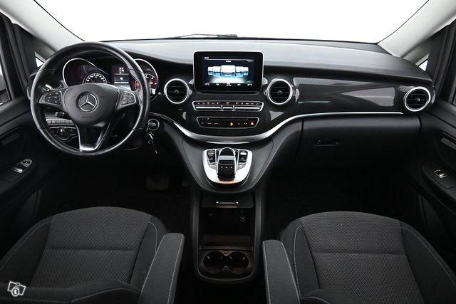 Mercedes-Benz V 12