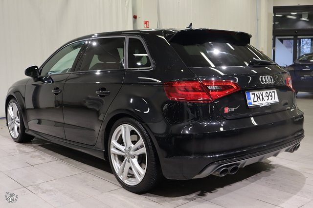 Audi S3 4