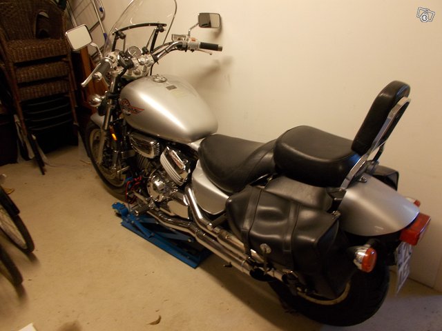 Honda 750C VF Magna 11