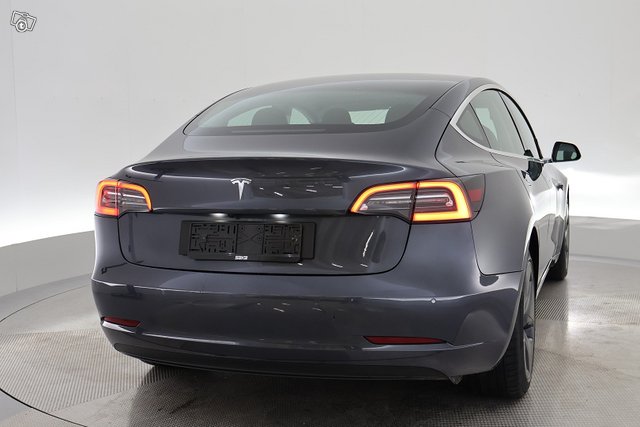 Tesla Model 3 10