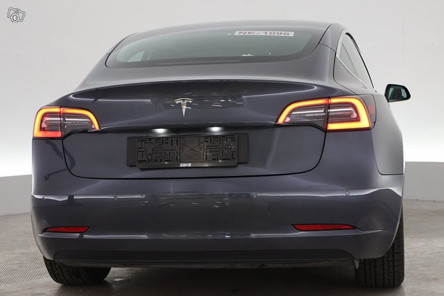 Tesla Model 3 24