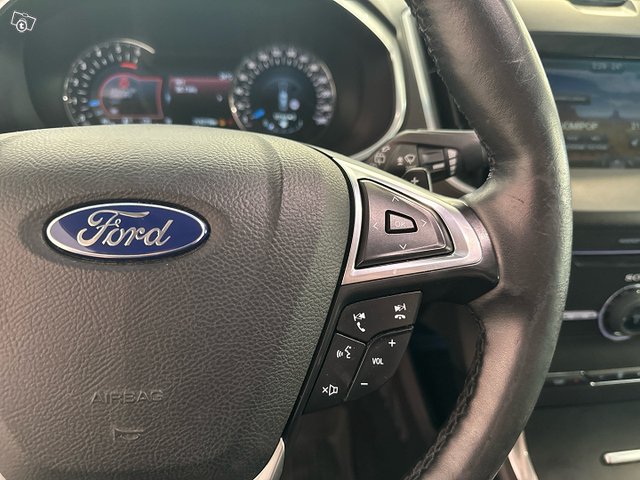Ford Edge 19
