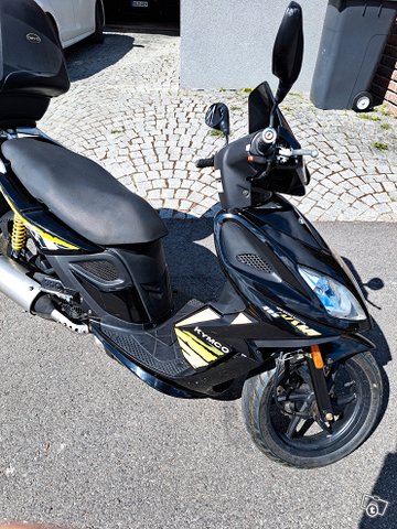 Kymco 8 125 cc Uutta vastaavassa kunnossa. 6