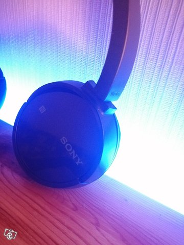Bluetooth Sony kuulokkeet, kuva 1