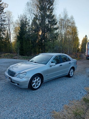 Mercedes-Benz C-sarja 2