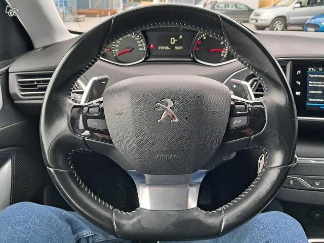 Peugeot 308 4