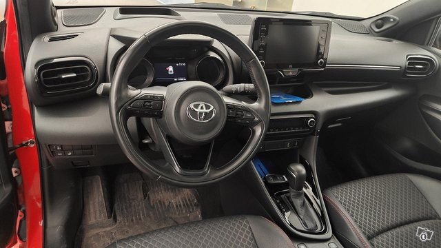 Toyota Yaris 6