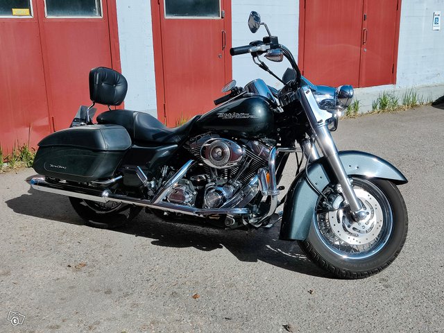 Harley-Davidson FLHRS Road King Custom 3