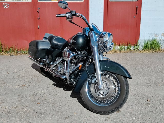 Harley-Davidson FLHRS Road King Custom 8