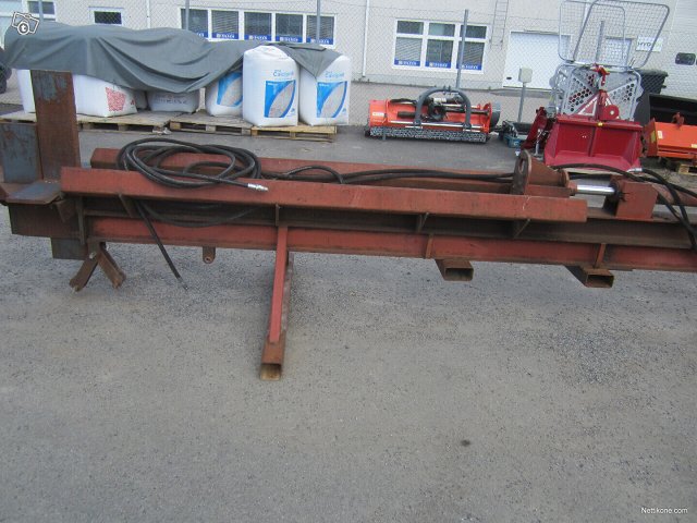 Hydraulihalkoja 2,5m puulle 3