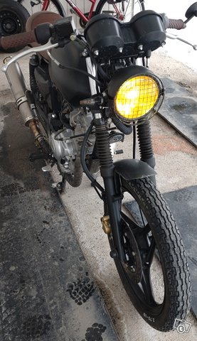 Yamaha 125 YBR caferacer 6