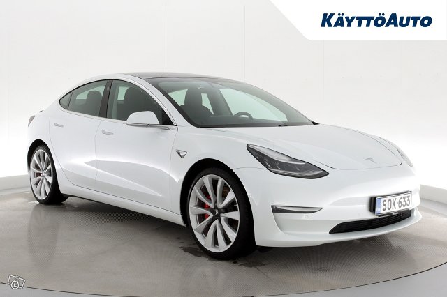 TESLA Model 3 6