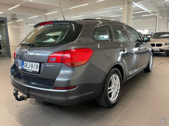 Opel Astra 8