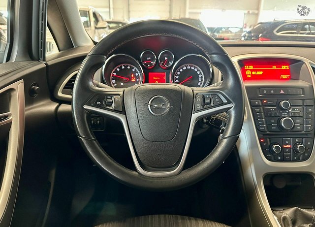 Opel Astra 12