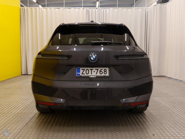 BMW IX 21