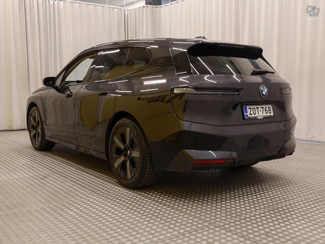 BMW IX 22