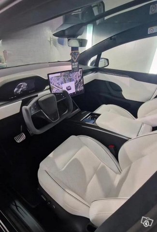 Tesla Model X 5